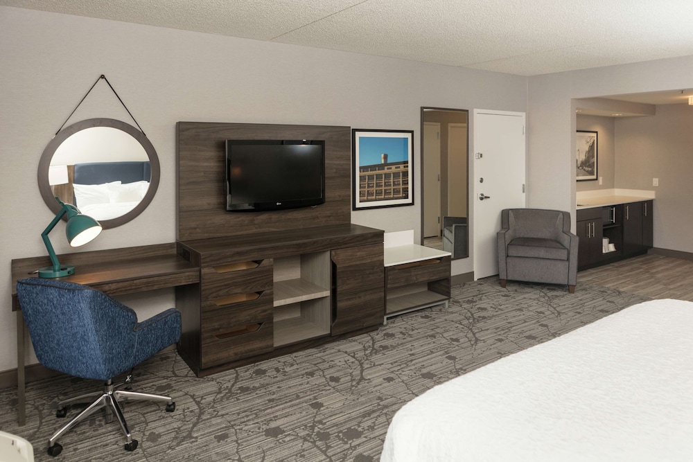 Hampton Inn Easton Pa 24/34