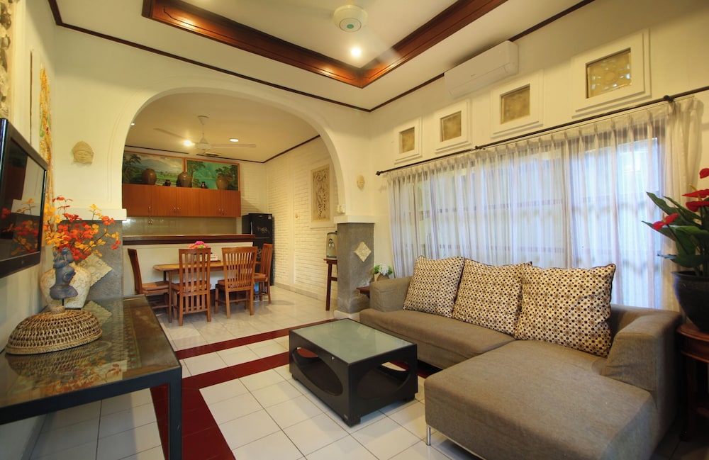 Hotel Jati And Home Stay 47/71