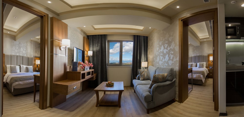 Gems Hotel 28/74