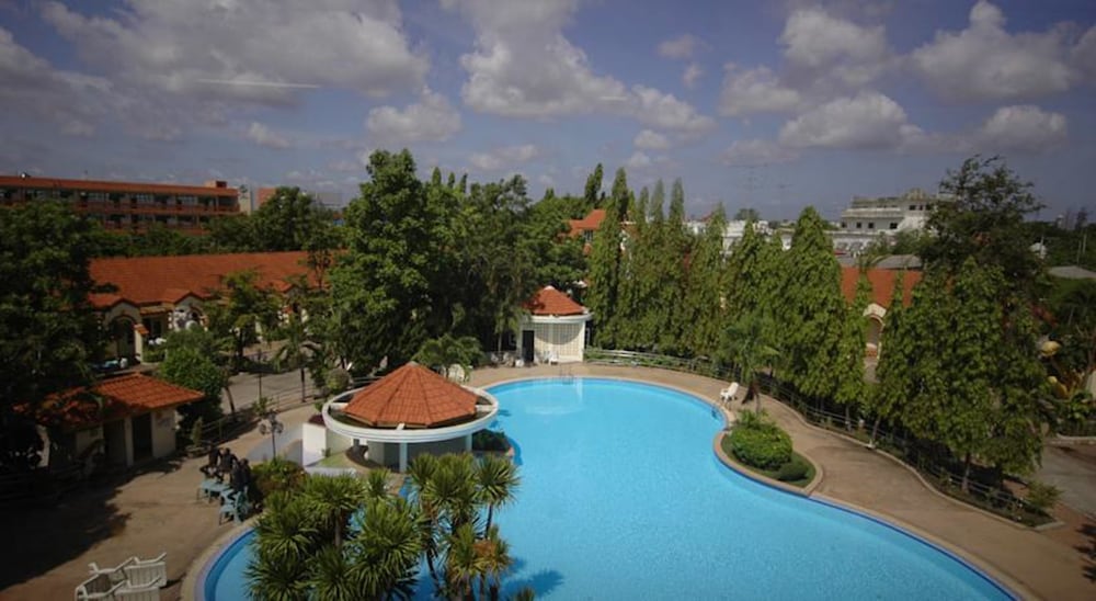 Dad D Resort by Lopburi Inn Resort 3/63