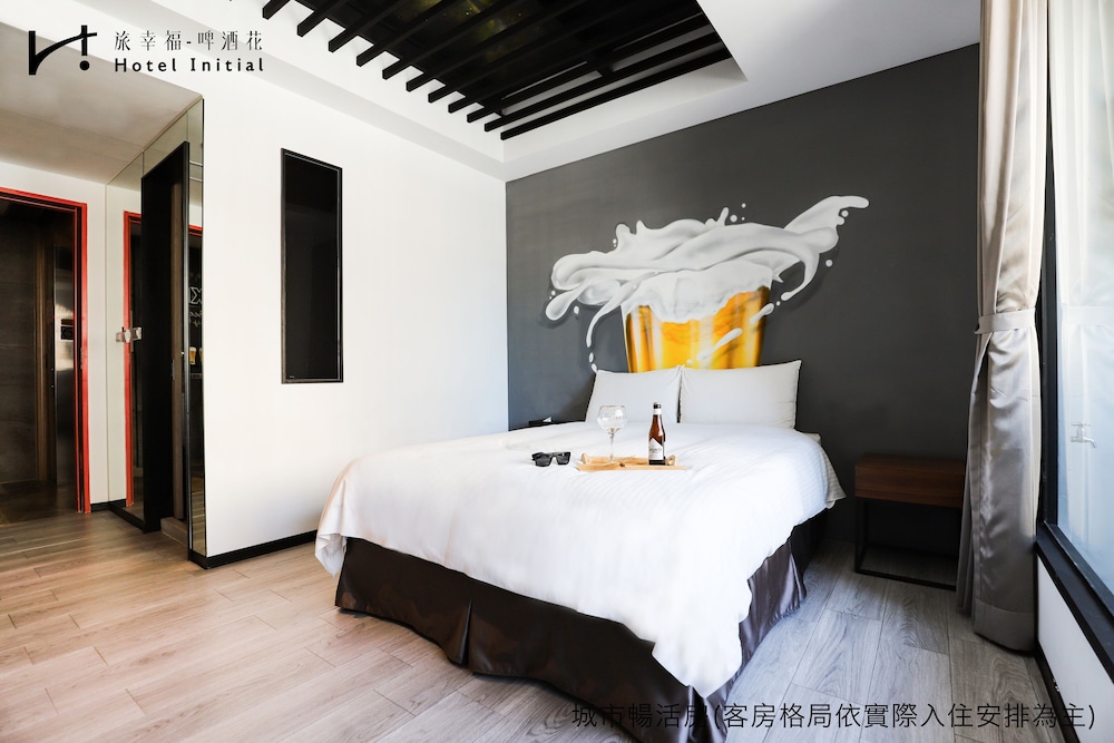 DELUXE, DOUBLE BED, BALCONY