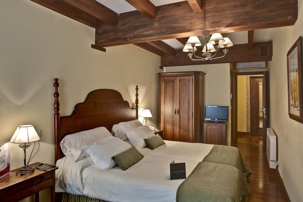 Hotel Airas Nunes 8/30