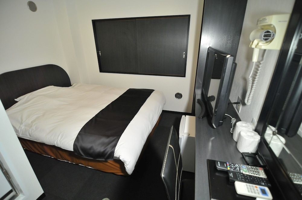 Hotel Rocks 8/50