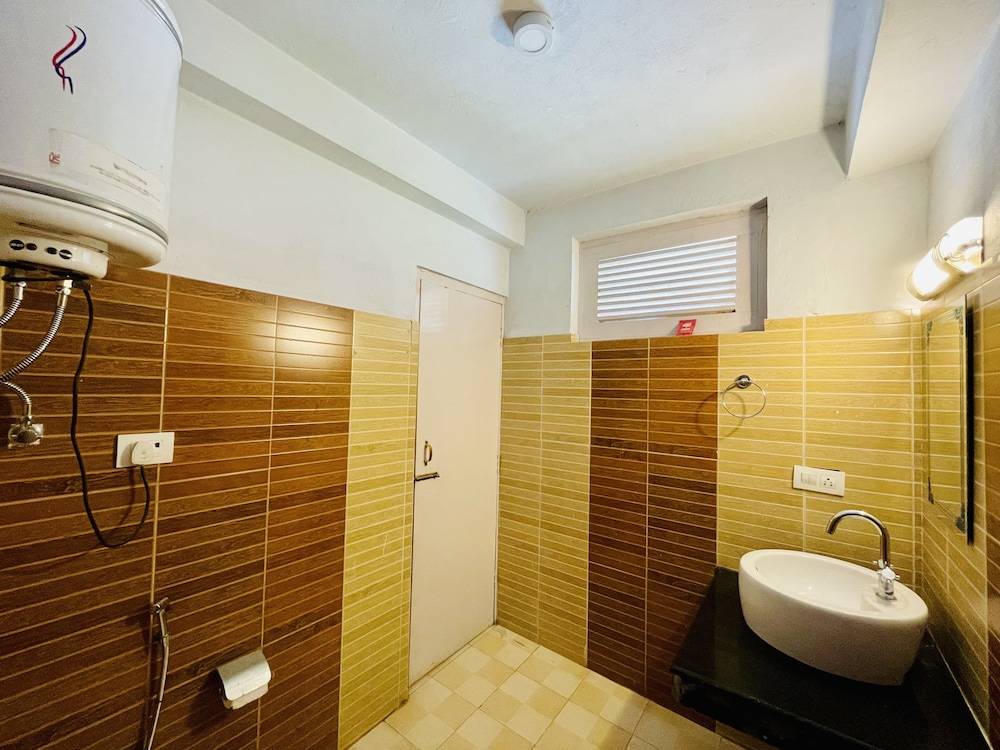 Nihal Cottage 63/63