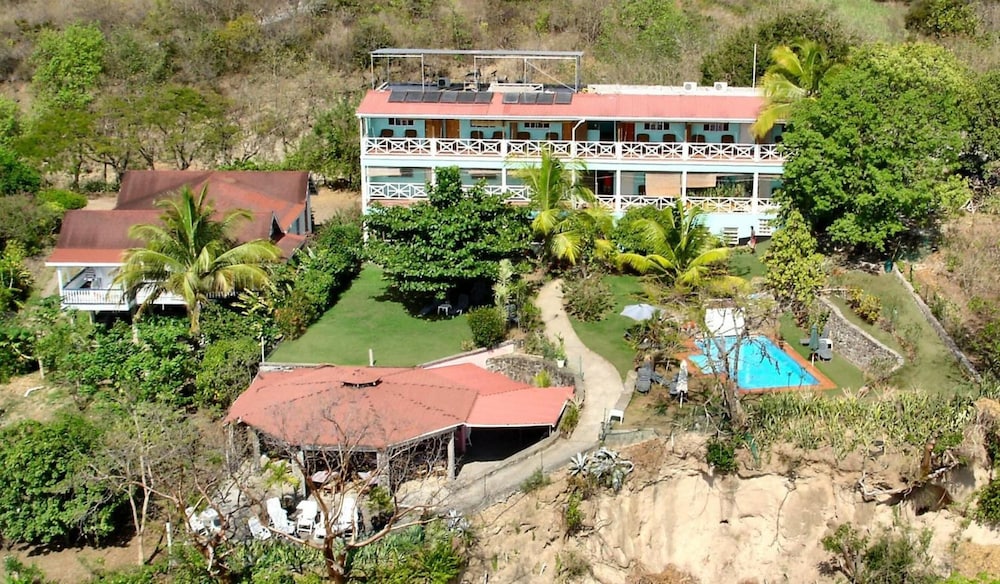 Tamarind Tree Hotel and Restaurant 49/50