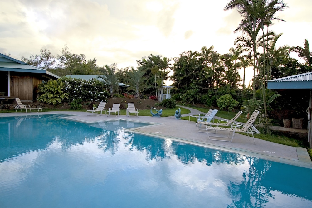 Hawaii Island Retreat 6/66