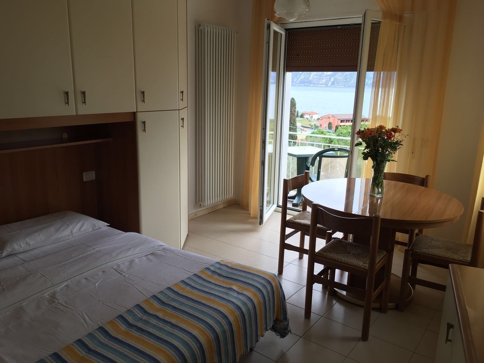 ROOM, DOUBLE BED, LAKE VIEW