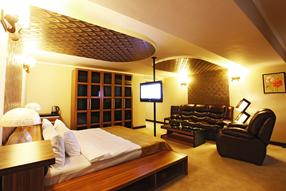 Nairi Hotel 47/68