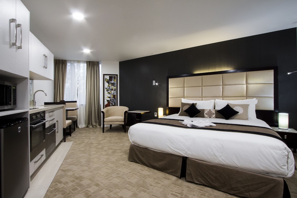 PREMIER, KING BED