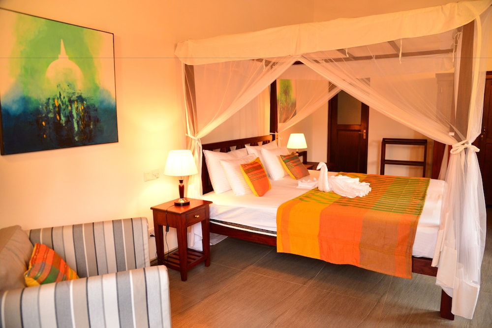 Villa Shanthi 9/50