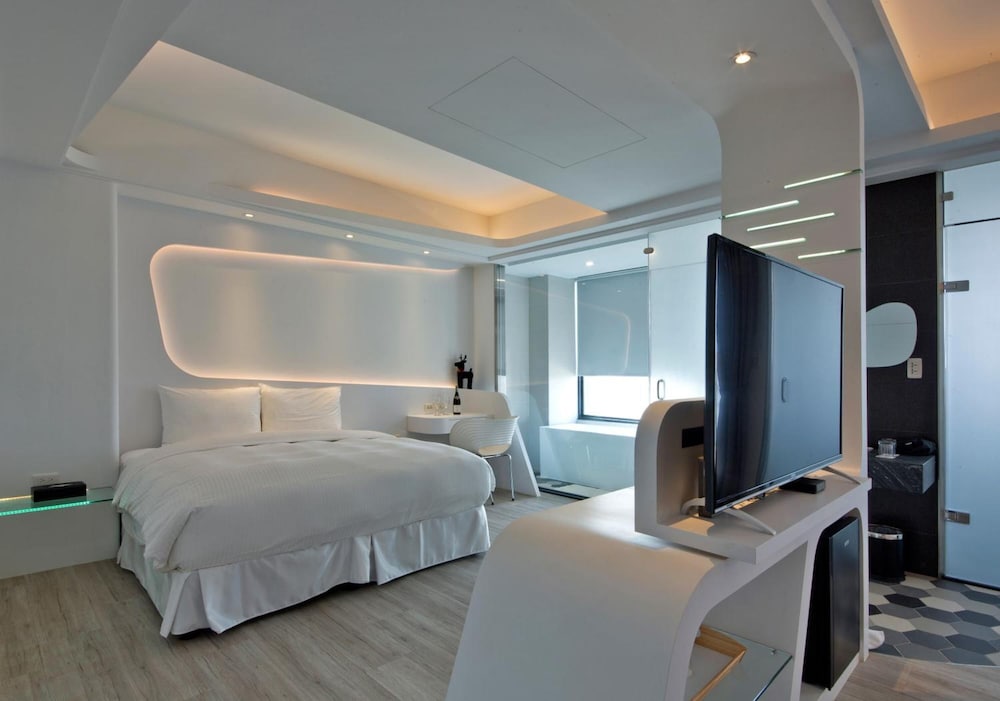 JOY INN 29/47