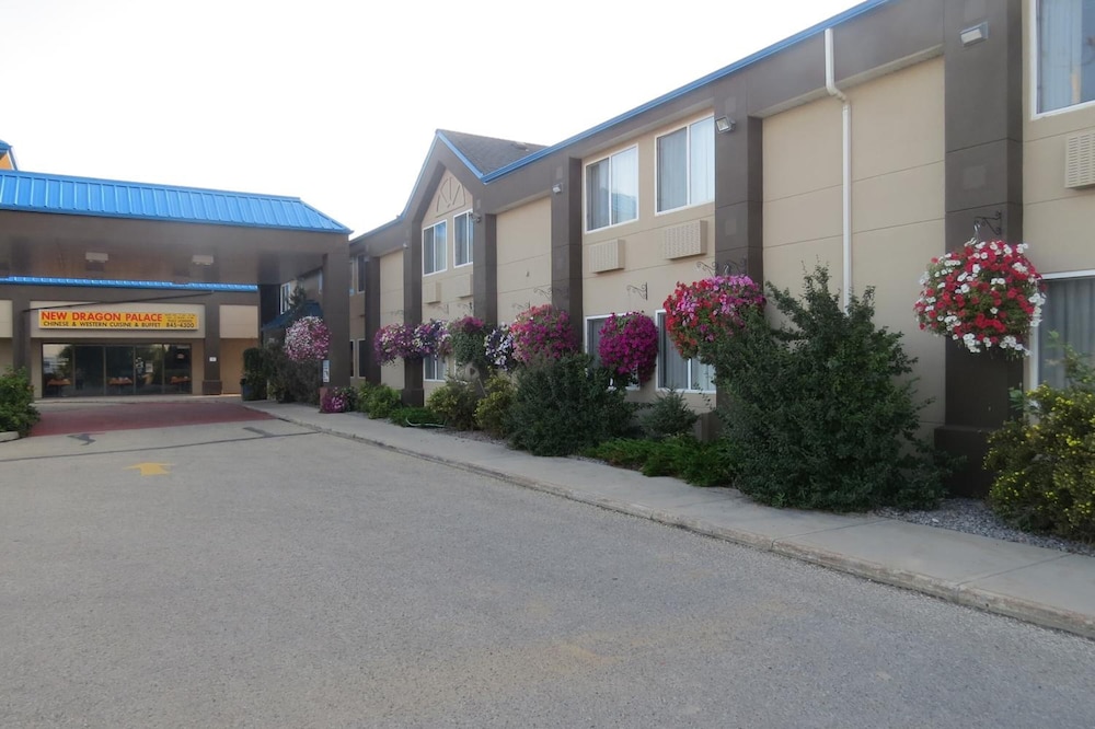 Rocky Inn Express 3/49