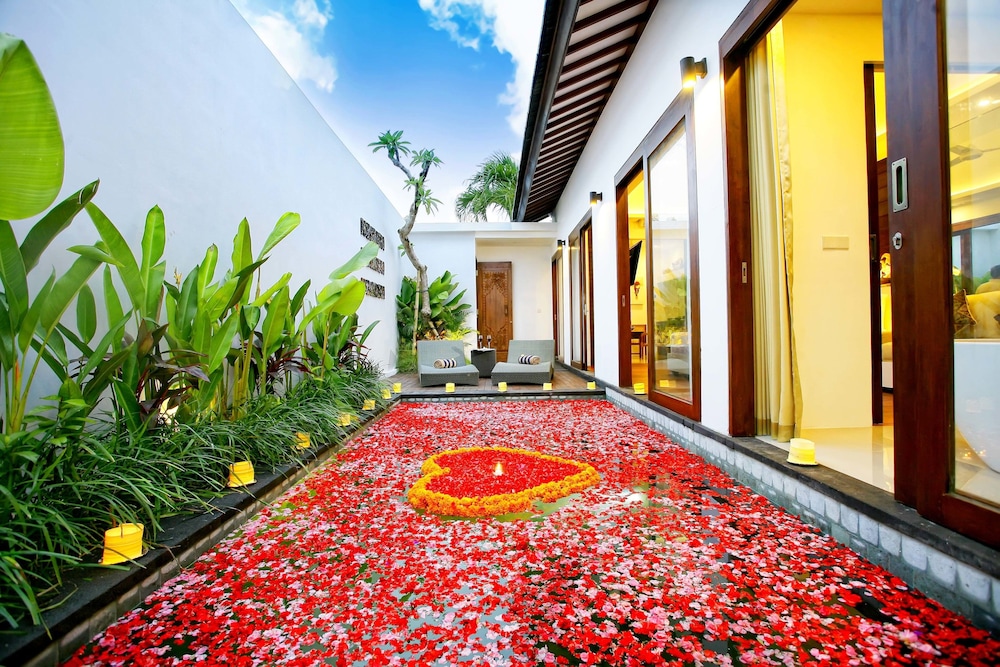 Anari Villas Kuta 12/65