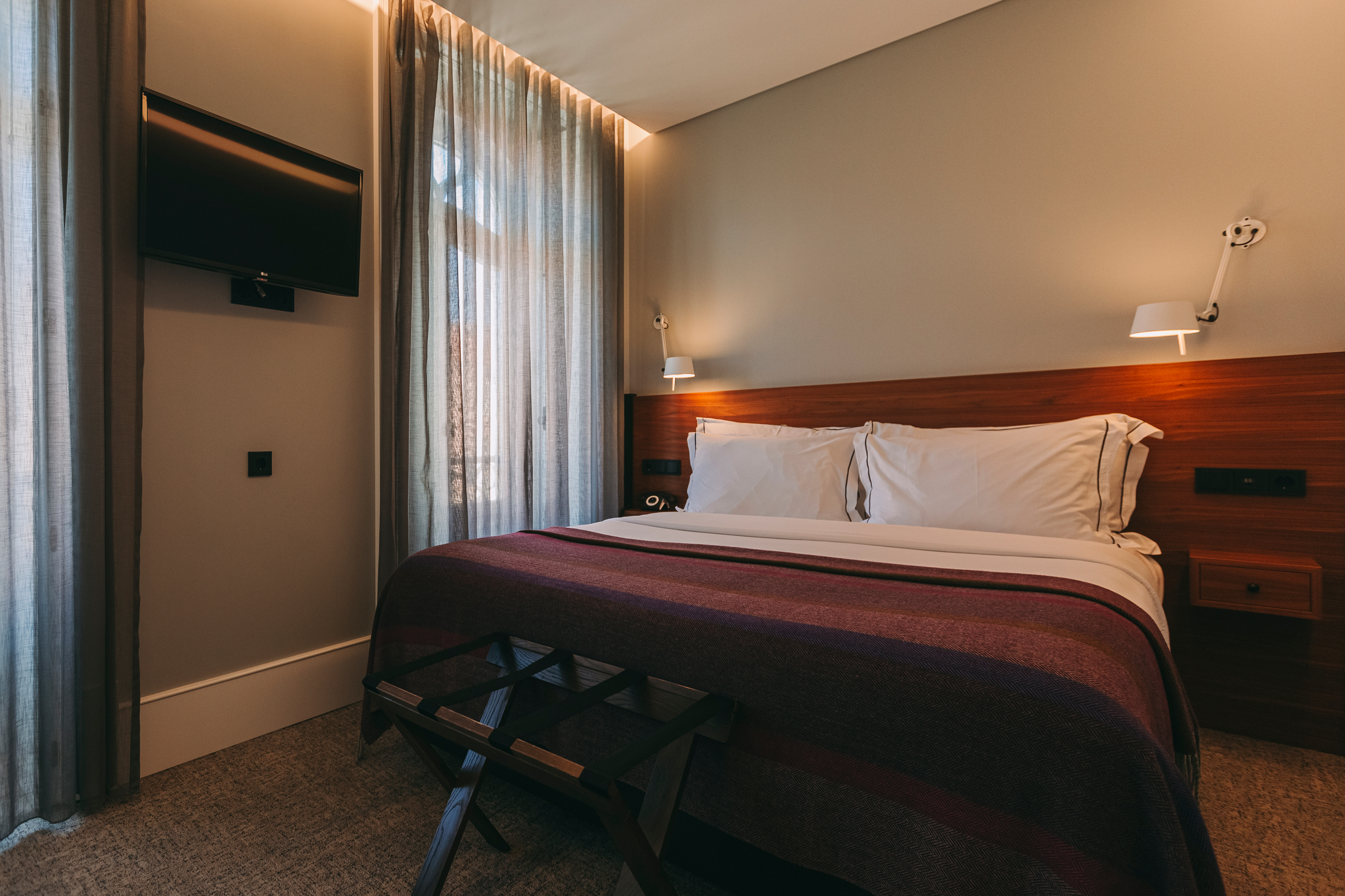 Deluxe, Double Bed