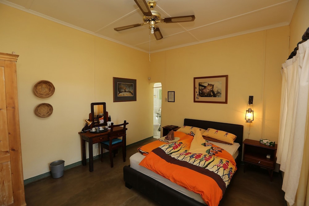 Colonial, House, Double Bed, Small