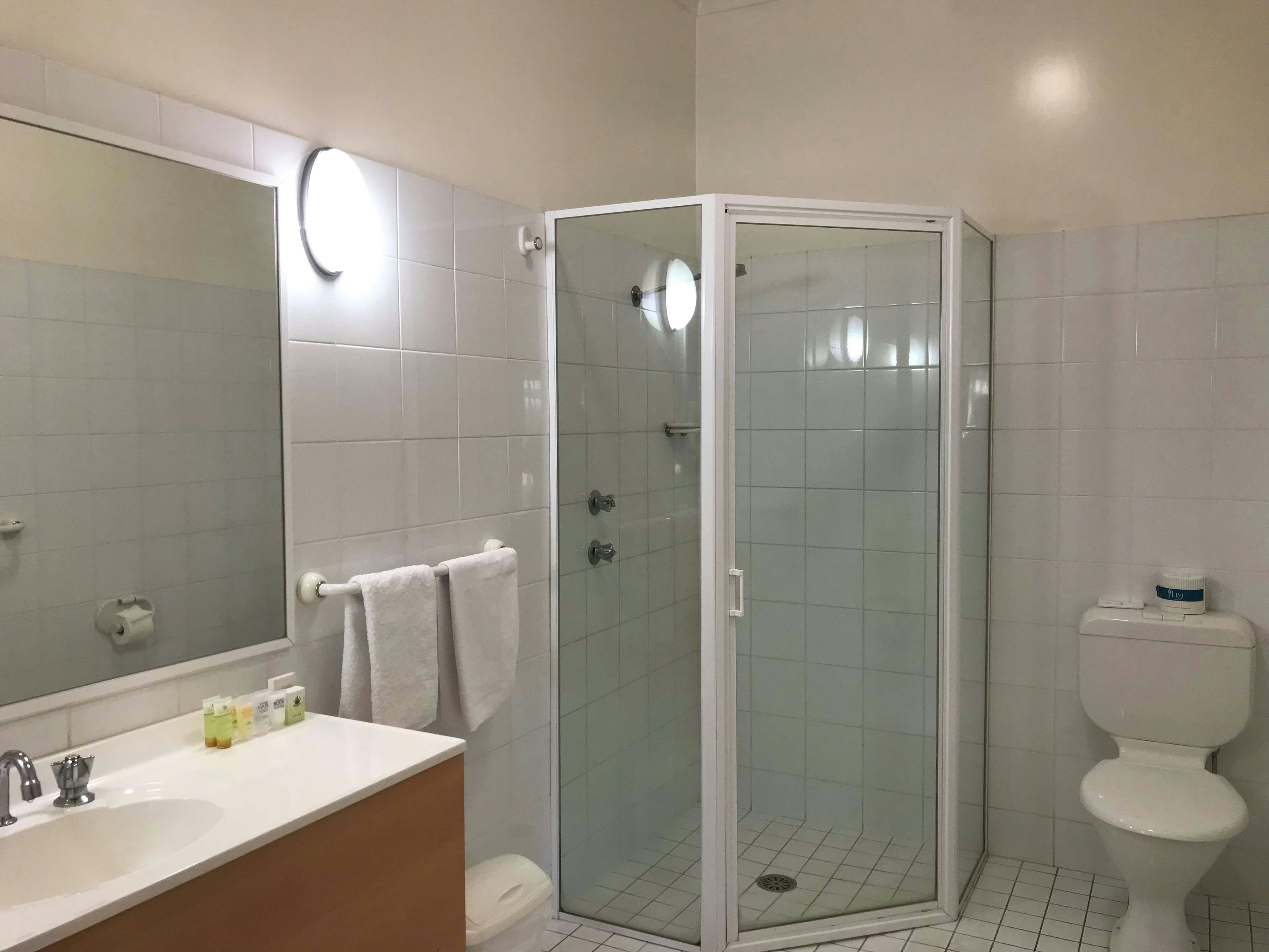 Country Gardens Motor Inn 33/33