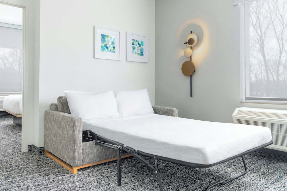 Towneplace Suites by Marriott Holland 8/28