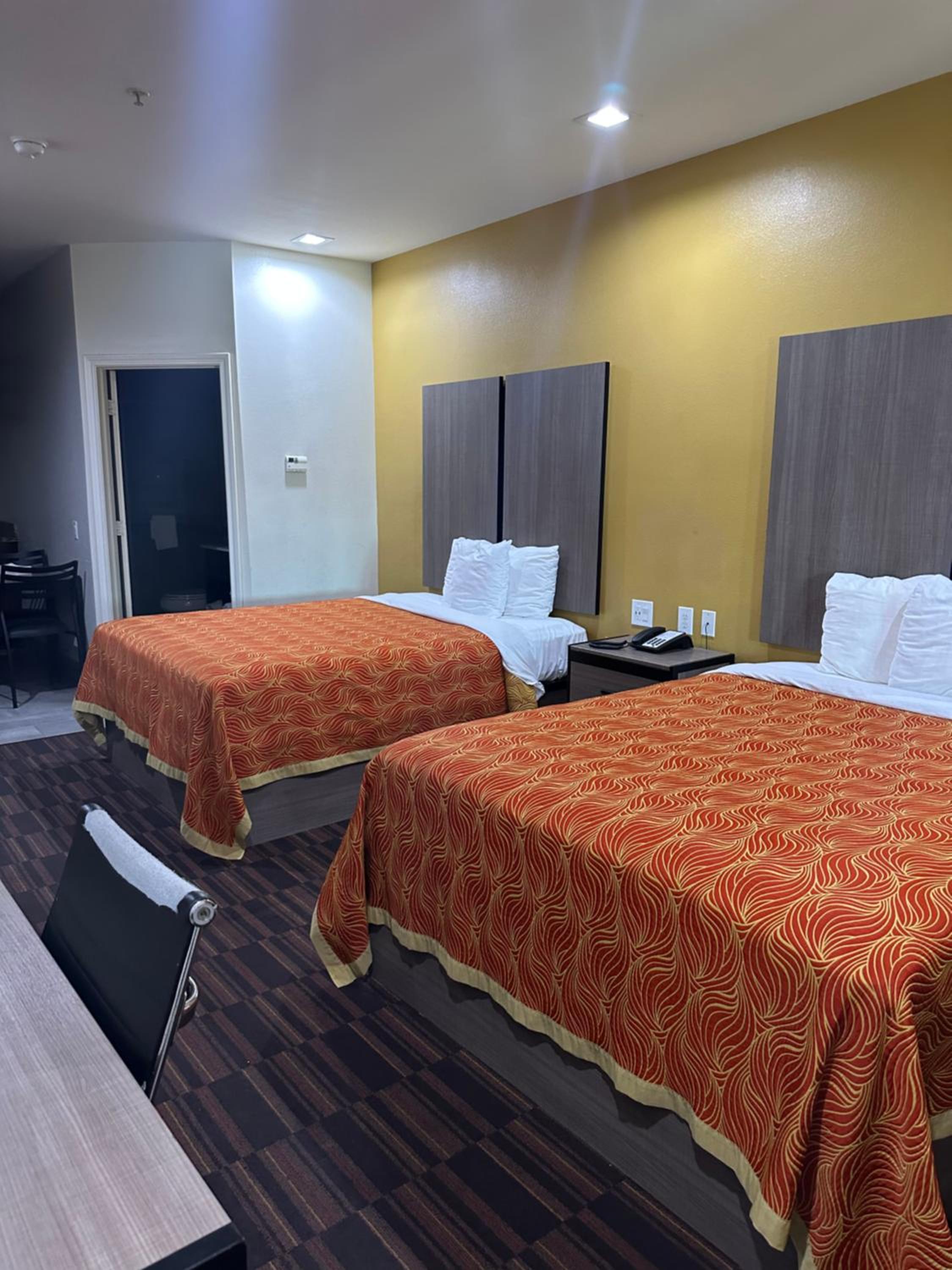 Scottish Inn And Suites 25/53