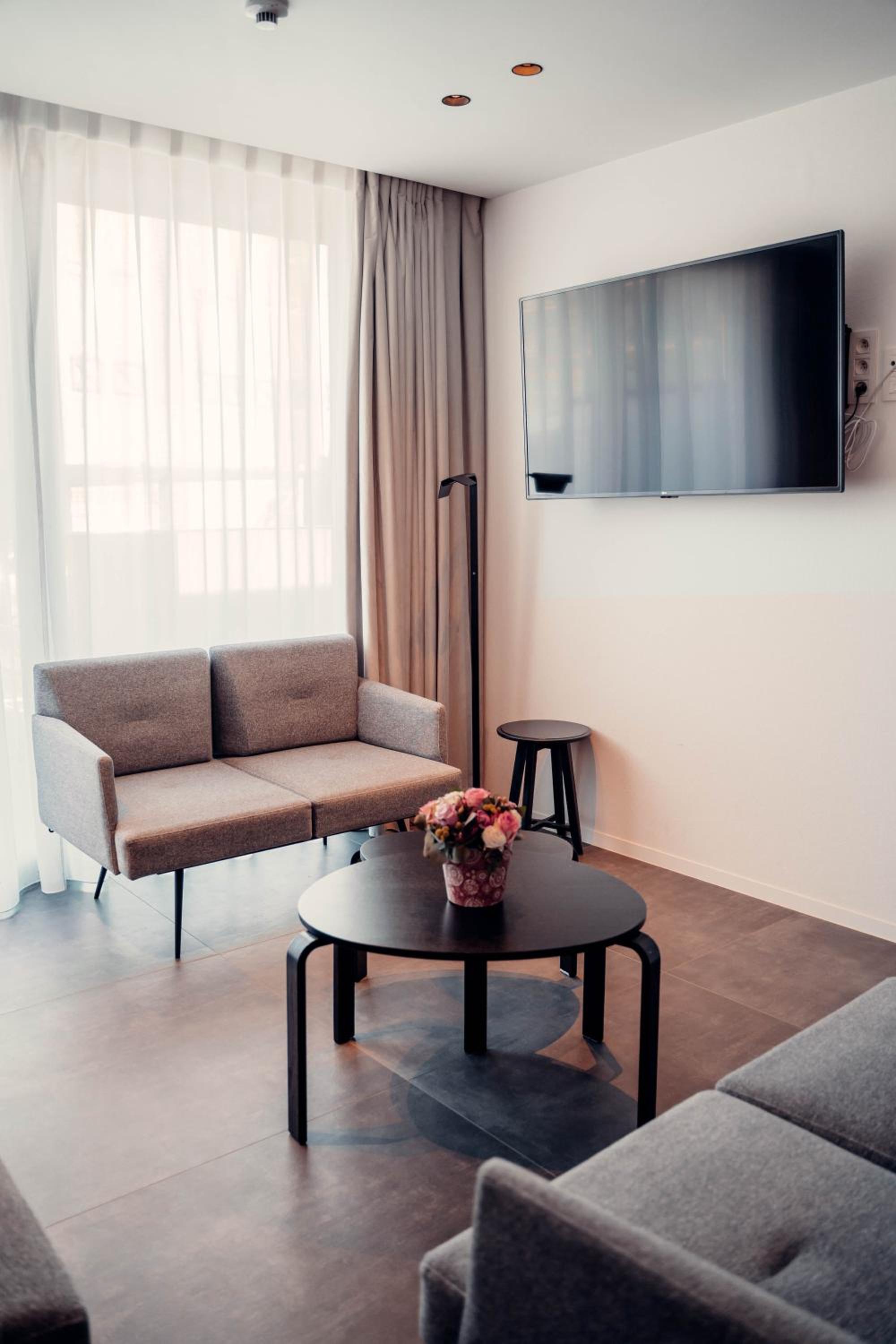 Casino Hotel 27/50