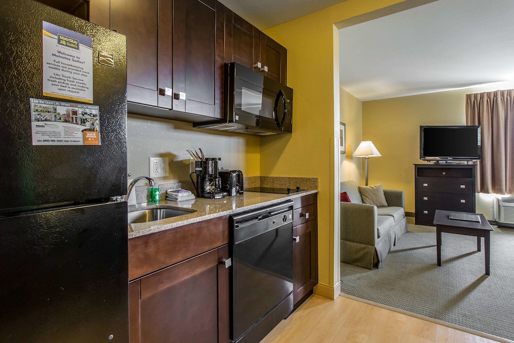 Mainstay Suites Camp Lejeune 30/38