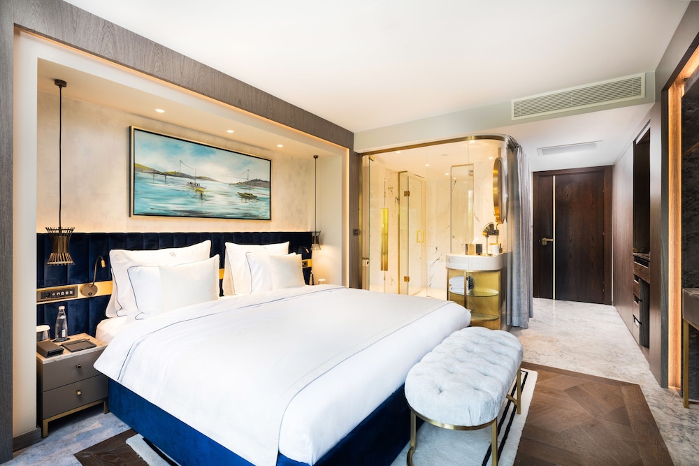 Vice President, Deluxe, King Bed, City View