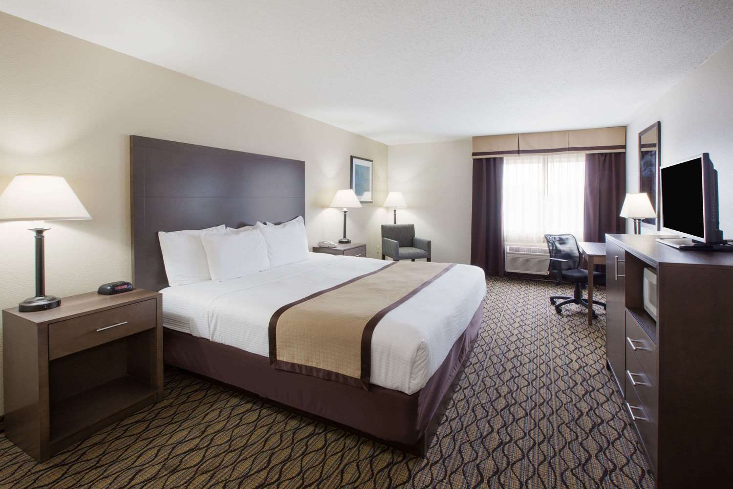 Baymont by Wyndham Auburn 7/14
