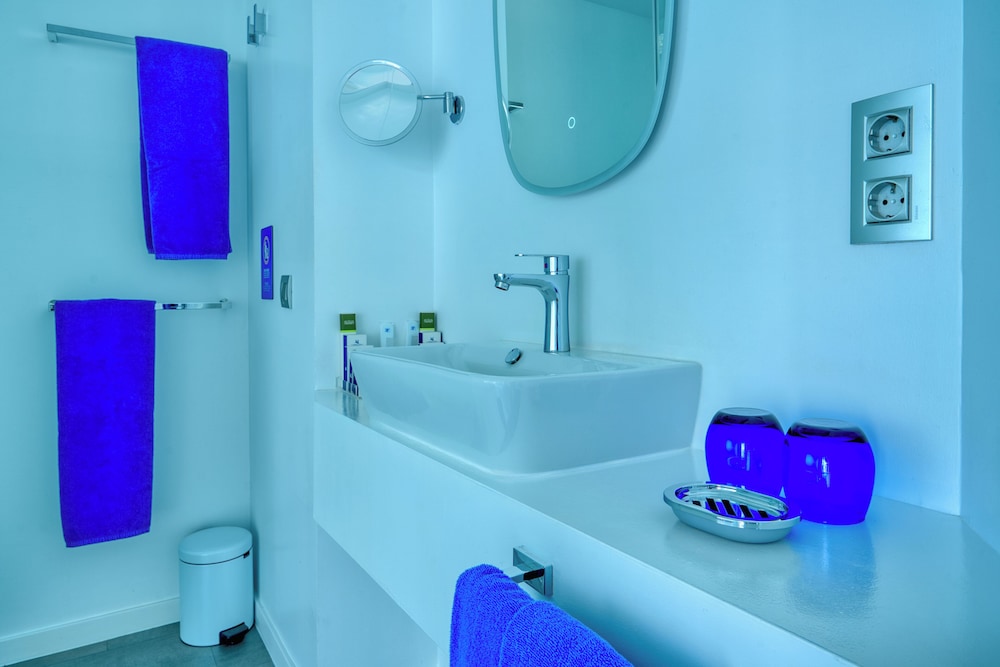 RK LA MARQUESINA HOTEL BOUTIQUE 48/50