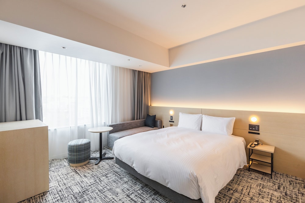 UNIVERSAL, DOUBLE BED