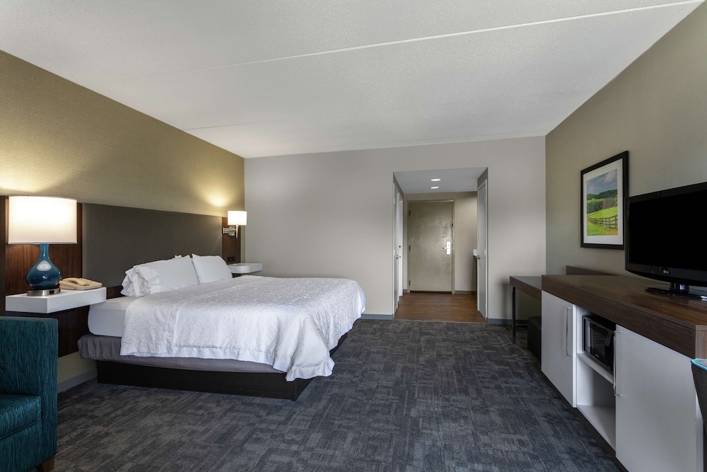 HAMPTON INN BEDFORD 19/52