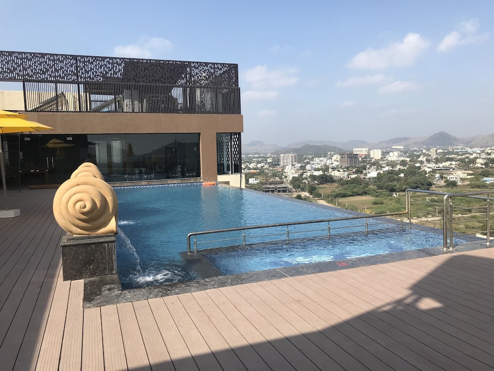 Howard Johnson by Wyndham Udaipur Roop Nagar 14/33