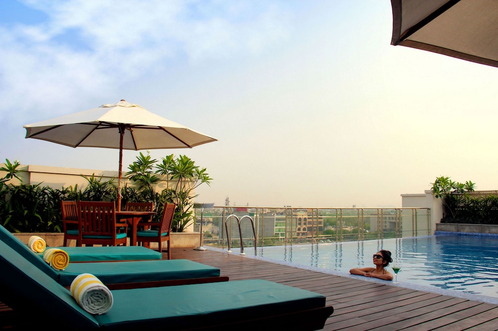 Lemon Tree Premier City Center Gurgaon 45/53