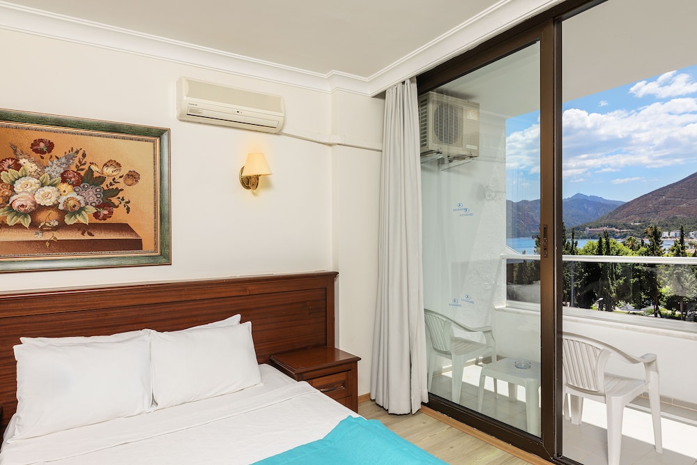 Kaya Maris Hotel 16/50