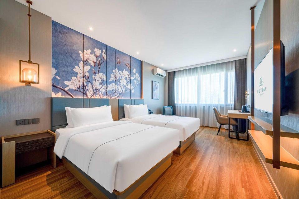 Elegant, Twin Beds