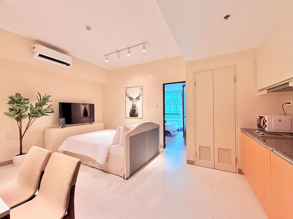 One Uptown Residence Bgc 43/50