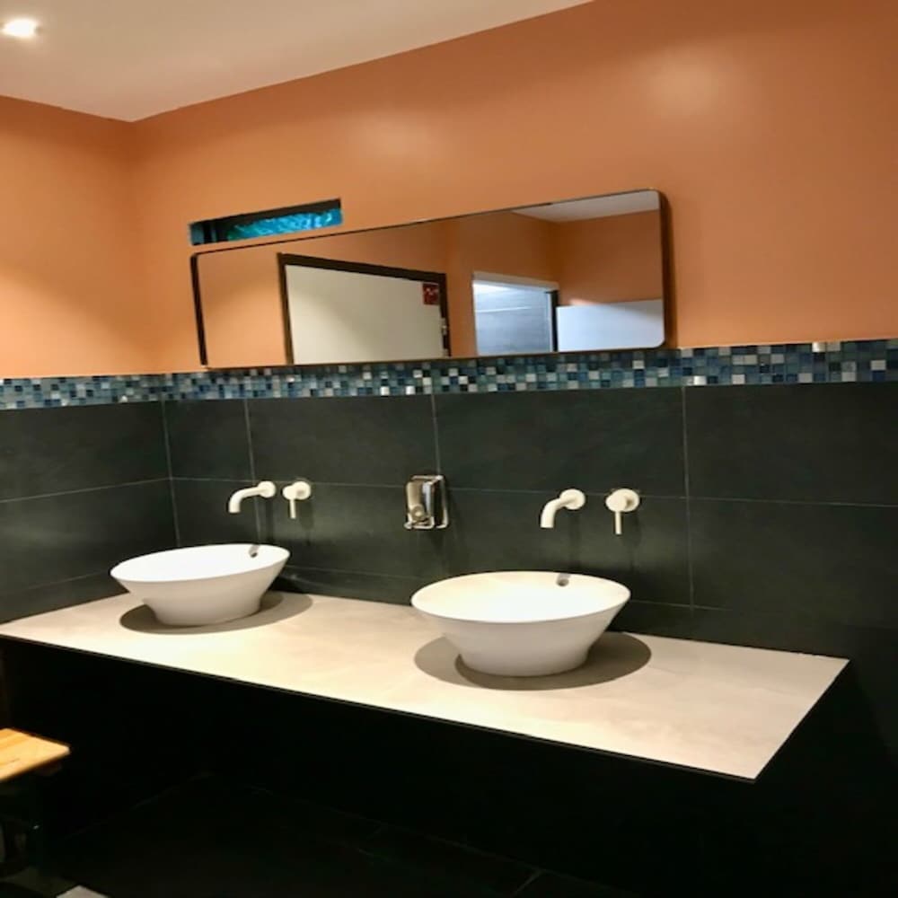 Trendy Hostel 32/35