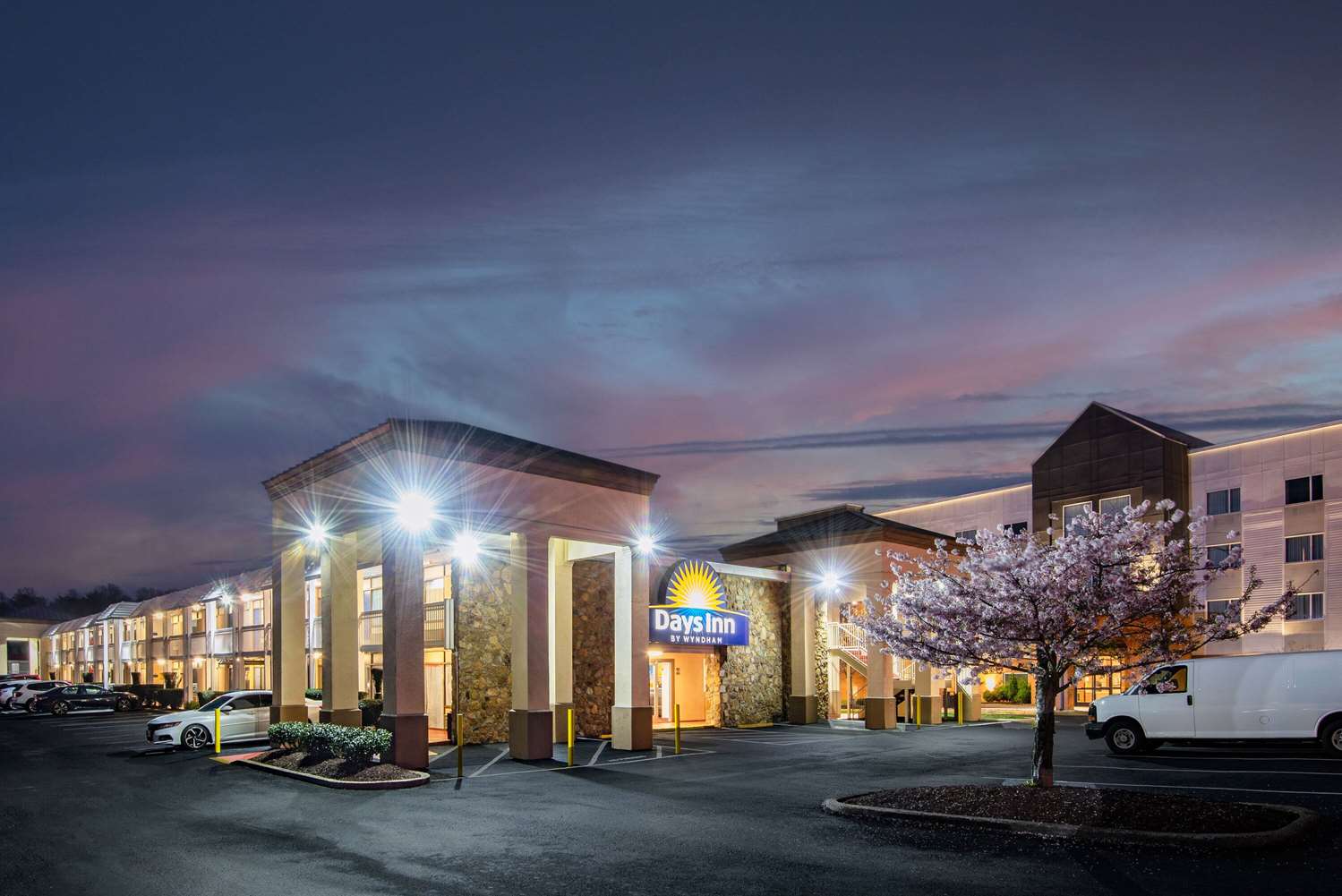 Days Inn By Wyndham Charlottesville/University Area 1/43