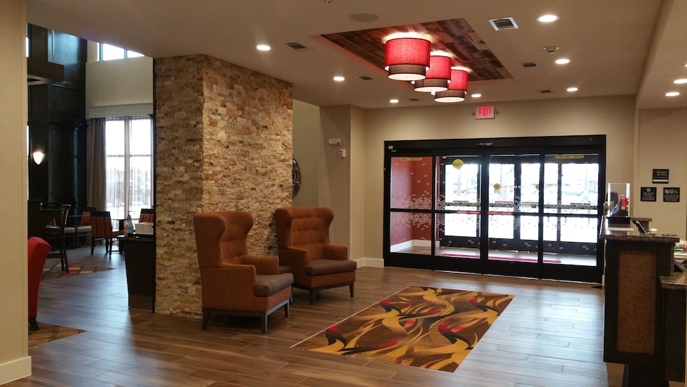 Hampton Inn Suites Houston Atascocita 30/38
