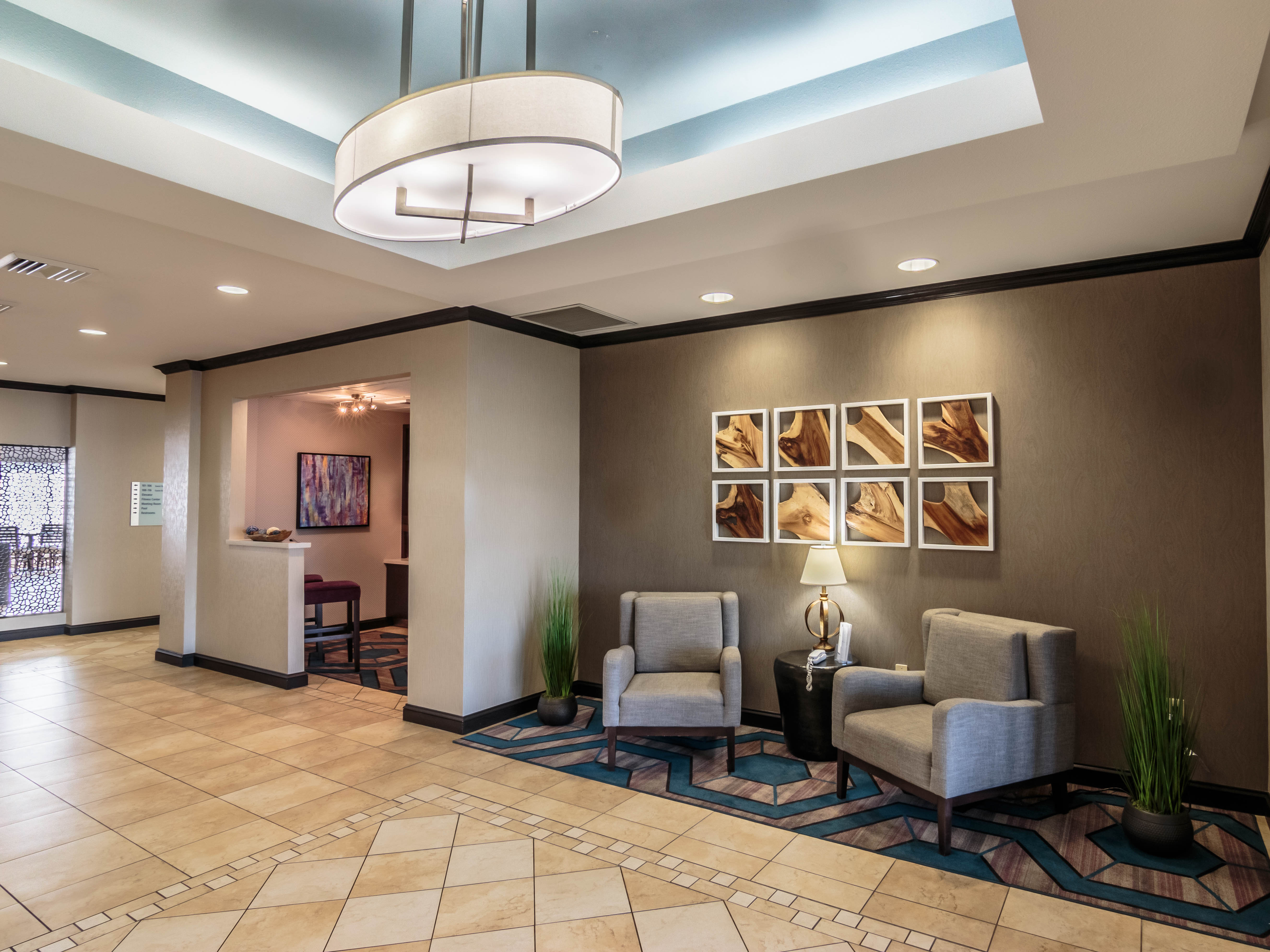 Holiday Inn Express Hotel And Suites Farmington 54/63