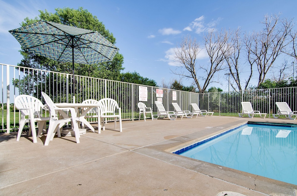 Motel6 Salina, KS 52/60