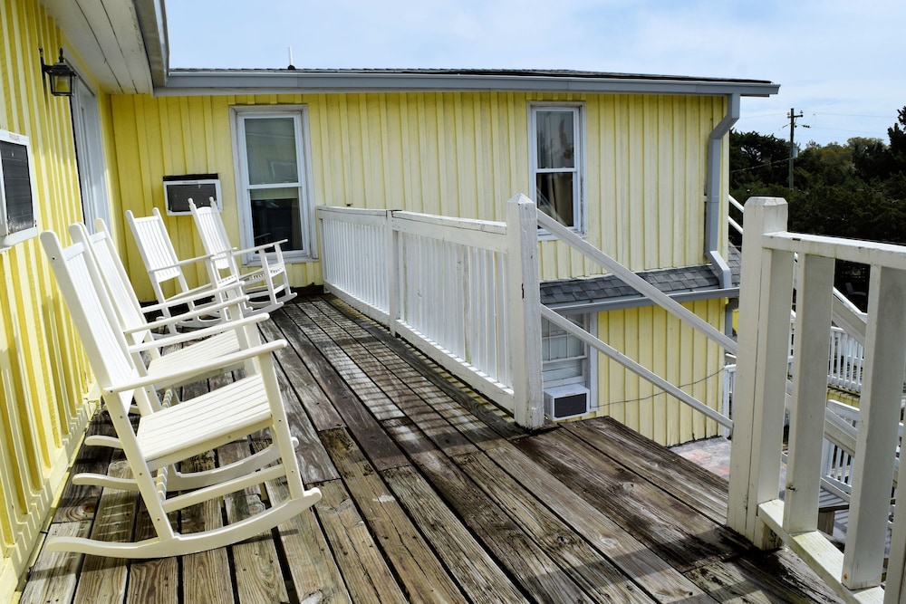 Blackbeard's Lodge 2/50