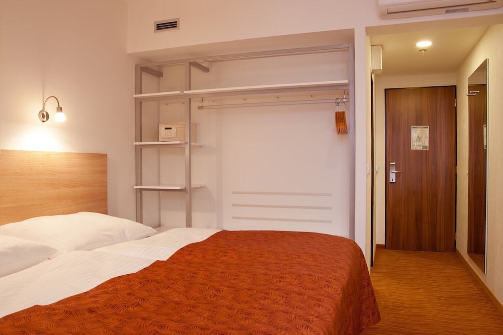 Ambiance Hotel 14/50