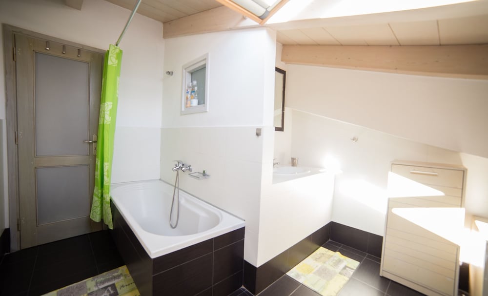 Ac Homes Christos 33/37