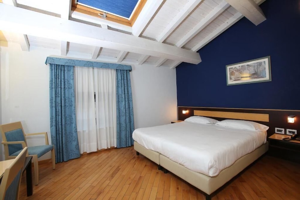 BASIC, DOUBLE BED