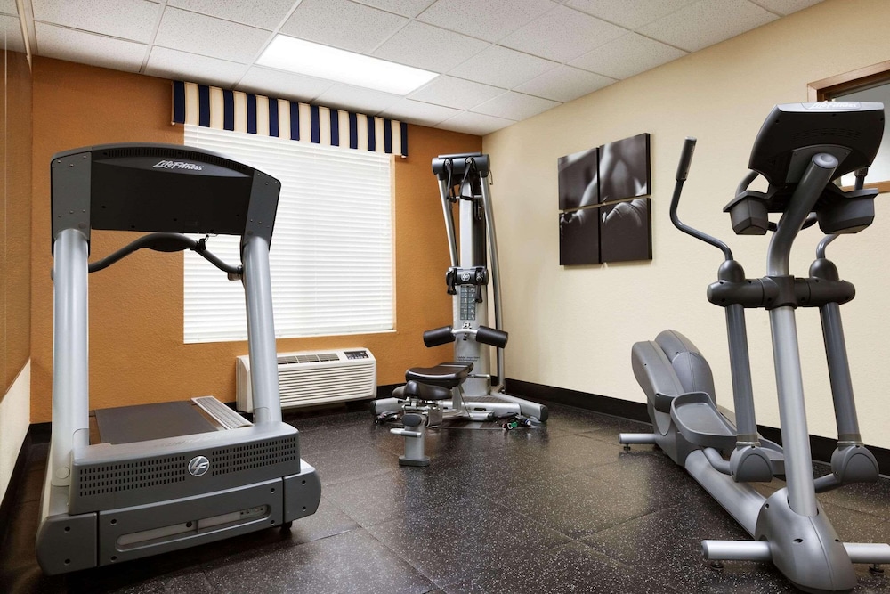 Country Inn Suites By Radisson Lexington Va 40/57