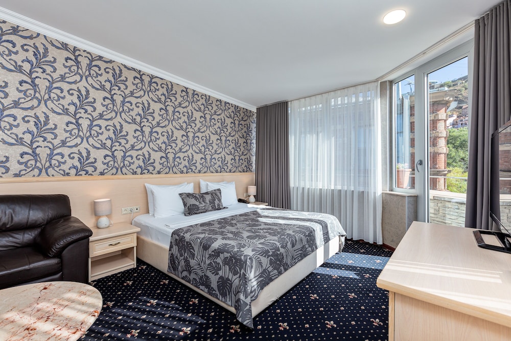 Hotel Sharden 16/75