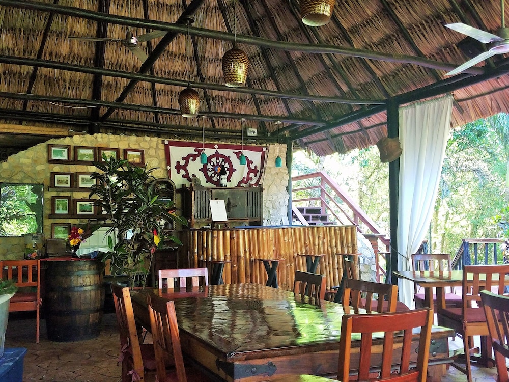 Table Rock Jungle Lodge 52/65