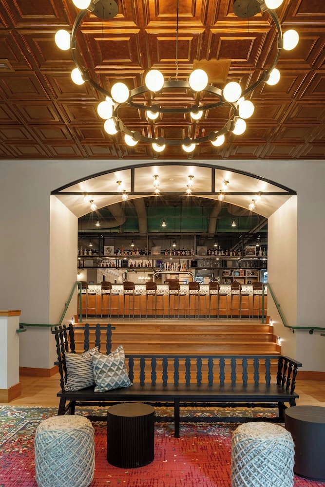 Moxy Cincinnati Downtown 10/50