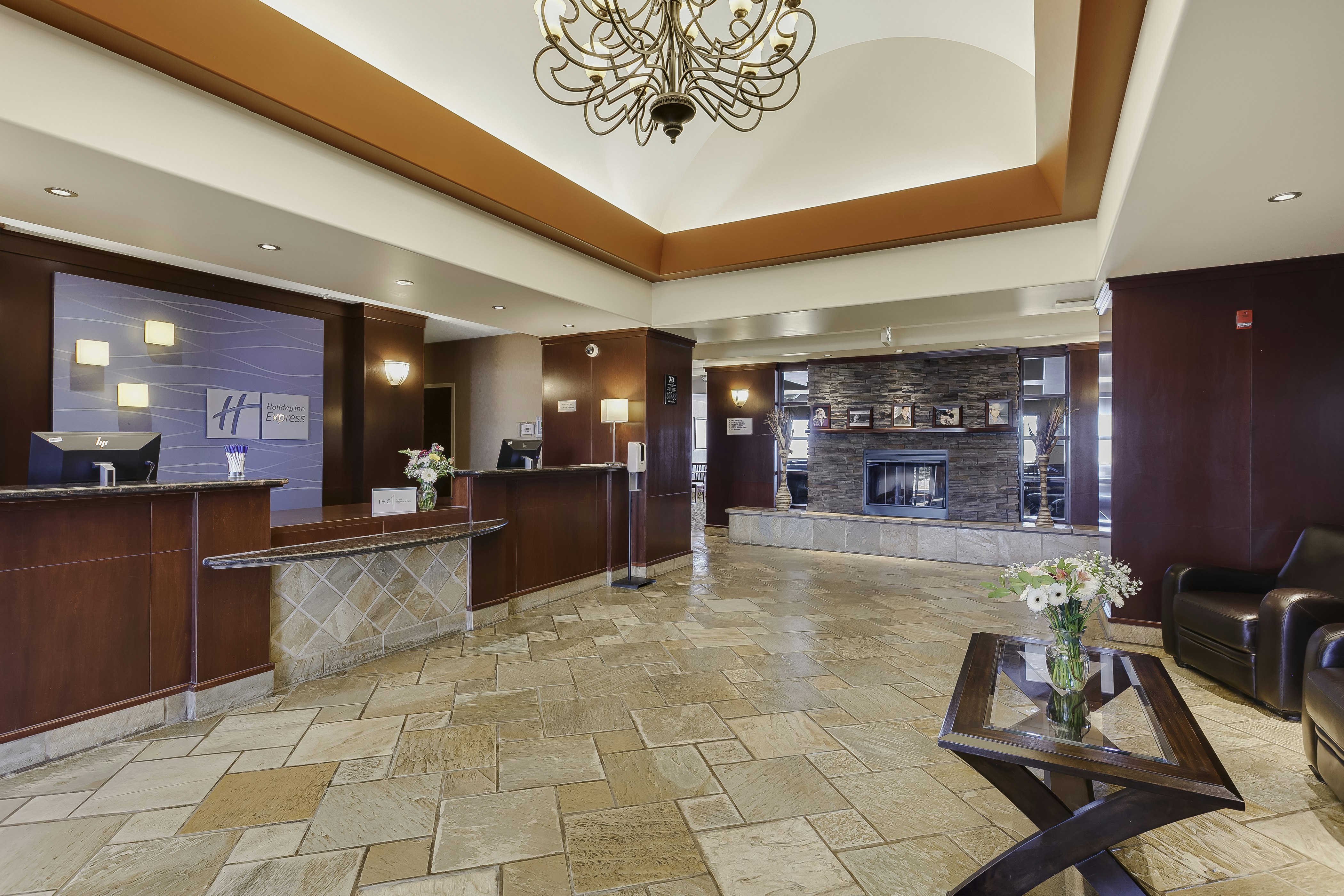 Holiday Inn Express Suites Slave Lake 12/69