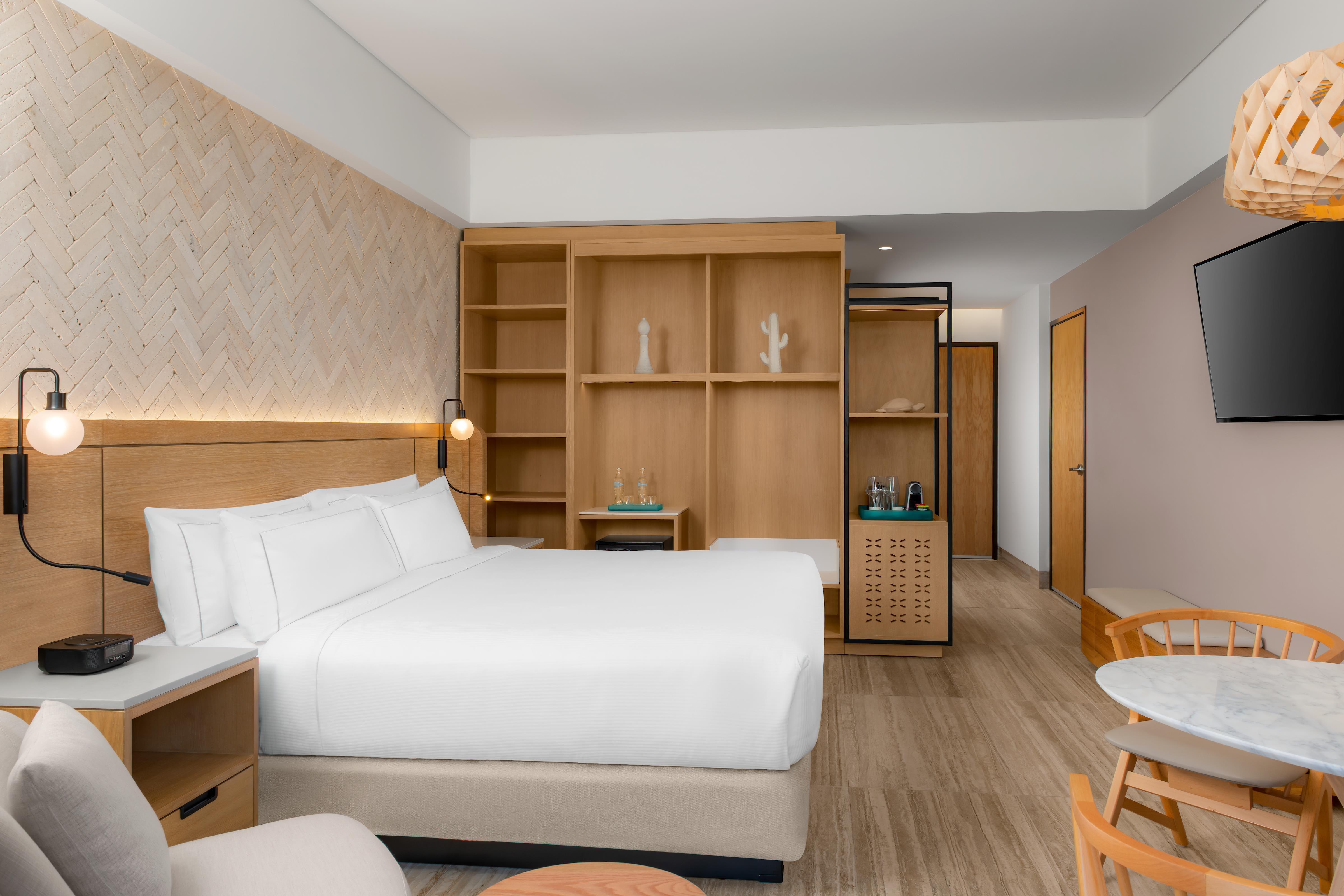 ENCLAVE, SUITE, KING BED, NATURE VIEW