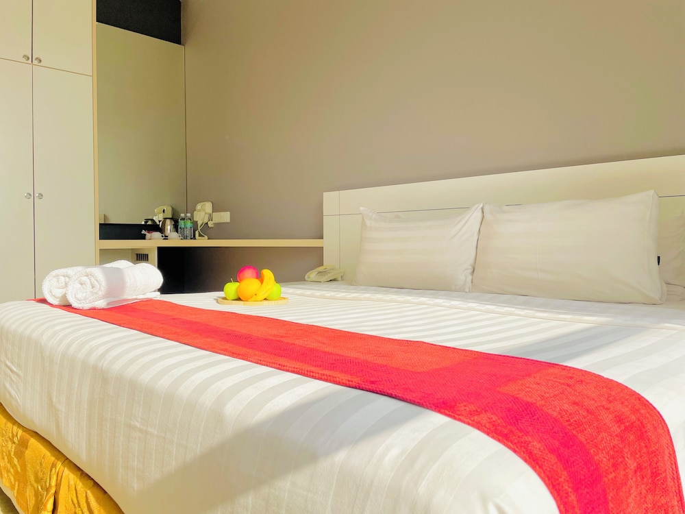 EXECUTIVE, KING BED